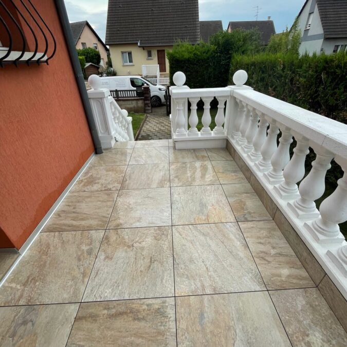 Comment poser du carrelage sur plots pour une terrasse parfaitement nivel&eacute;e ? Rixheim