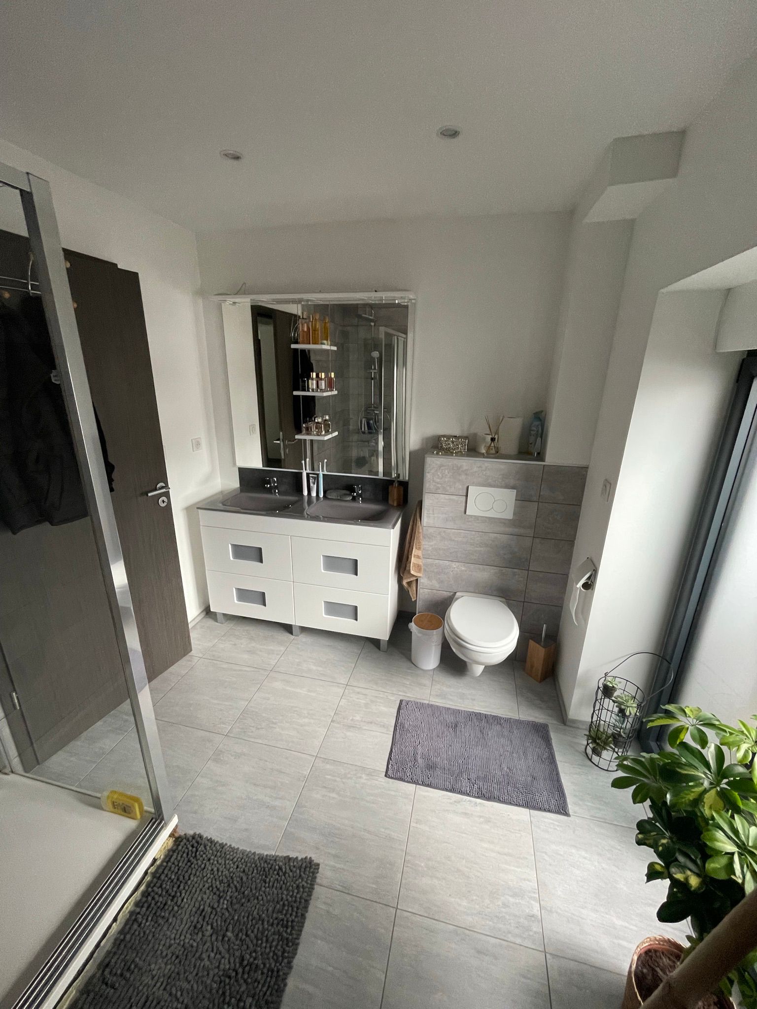 R&eacute;novation partielle vs r&eacute;novation compl&egrave;te de salle de bain : comment choisir l&rsquo;option la plus judicieuse ? Mulhouse